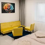 Star House Sered