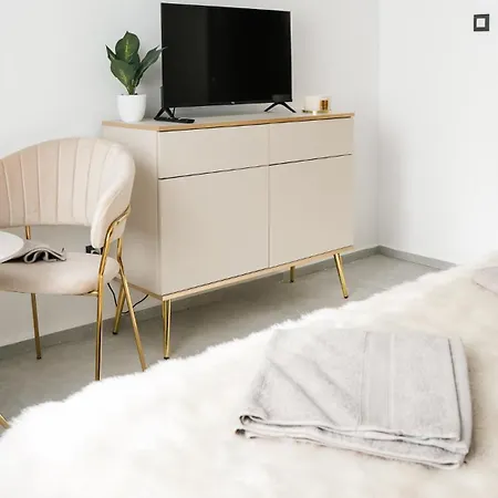 Privatunterkunft Star House Sered Sered'