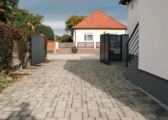 Star House Sered Sered'